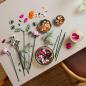 Preview: LEGO® Botanicals Schöner Rosafarbener Blumenstrauß 749 Teile 10342