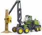 Preview: Bruder Spielfahrzeug Forstwirtschaft Holztransport John Deere 1270G Harvester mit 1 Baumstamm 02135