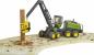 Preview: Bruder Spielfahrzeug Forstwirtschaft Holztransport John Deere 1270G Harvester mit 1 Baumstamm 02135