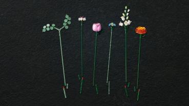 LEGO® Botanicals Schöner Rosafarbener Blumenstrauß 749 Teile 10342