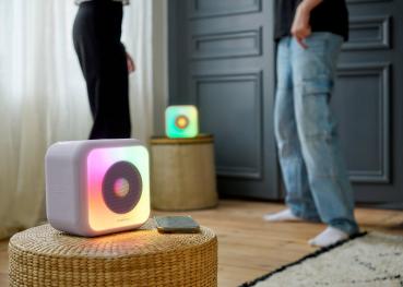 Bigben Bluetooth portabler Lautsprecher Party Karaoke Disco Licht 2 Mikrofone lavender AU388824
