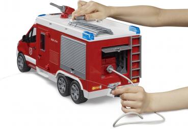 Bruder Spielfahrzeug Feuerwehr MB Sprinter Feuerwehrrüstwagen mit Light + Sound Modul 02680