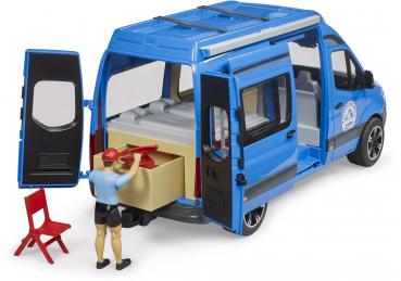 Bruder Spielfahrzeug Freizeit Urlaub MB Sprinter Camper mit Fahrer und Zubehör 02684