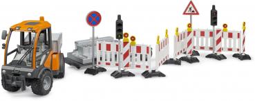 Preview: Bruder Spielfahrzeug Nutzfahrzeug Special Car Kommunal Pritsche und Verkehrssicherungsanhänger 02693