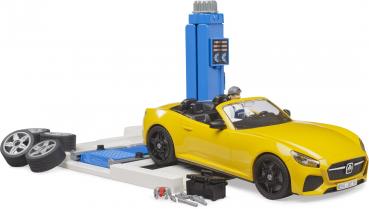 Bruder Spielfiguren Set Nutzfahrzeug bworld PKW Service Center and BRUDER Roadster 62112