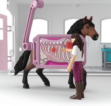Preview: Schleich HORSE CLUB Pferdeklinik Heilende Hufe Set 64 Teile 42787