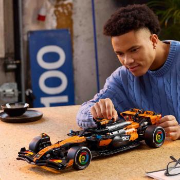 LEGO® Technic McLaren MCL39 F1® Rennwagen 1675 Teile 42228