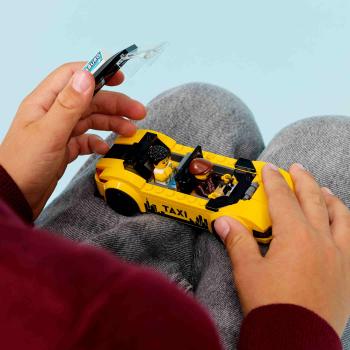 LEGO® City Fahrzeuge Gelbes Taxi 122 Teile 60487