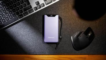 Intenso Powerbank F20000 PD Qualcomm Quick Charge 3.0 20000 mAh 1x USB Typ A und C OUT lila