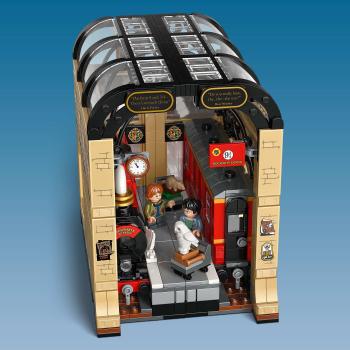 LEGO® Harry Potter™ Buchstütze: Hogwarts™ Express 832 Teile 76450