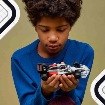 LEGO® Speed Champions Audi Revolut F1® Team R26 Rennwagen 215 Teile 77259