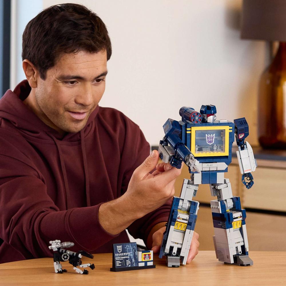 LEGO® Icons Transformers: Soundwave 1505 Teile 10358