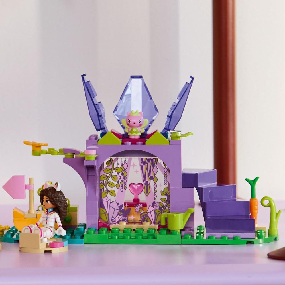 LEGO® Gabby's Dollhouse Zuckerguss-Gebirge und Kätzchen-Garten 263 Teile 11205