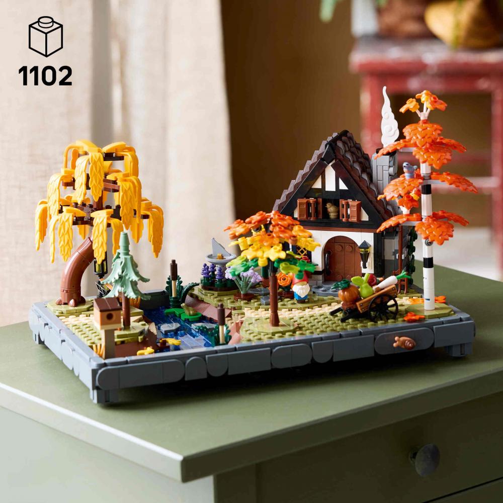 LEGO® Icons Herbstlicher Landhausgarten 1102 Teile 11372