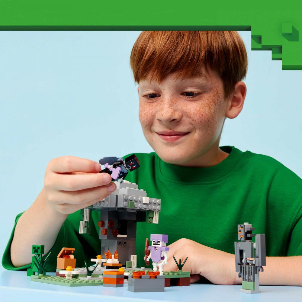 LEGO® Minecraft™ Blasser Garten 243 Teile 21586