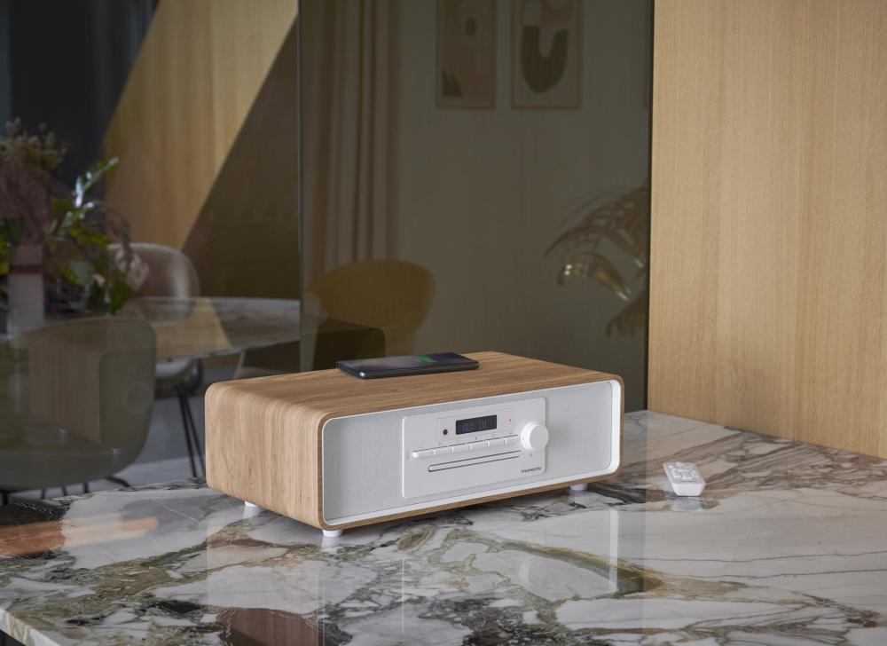 Thomson Bluetooth Kompaktanlage Induktion MIC301IBT USB Radio AUX-IN weiß Holz braun TH388664