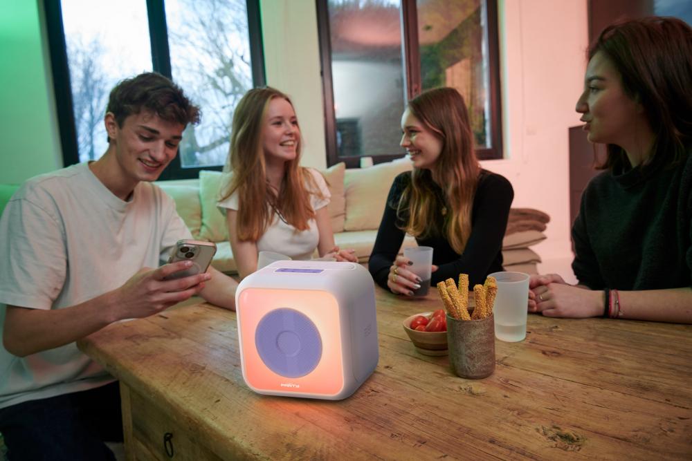 Bigben Bluetooth portabler Lautsprecher Party Karaoke Disco Licht 2 Mikrofone lavender AU388824
