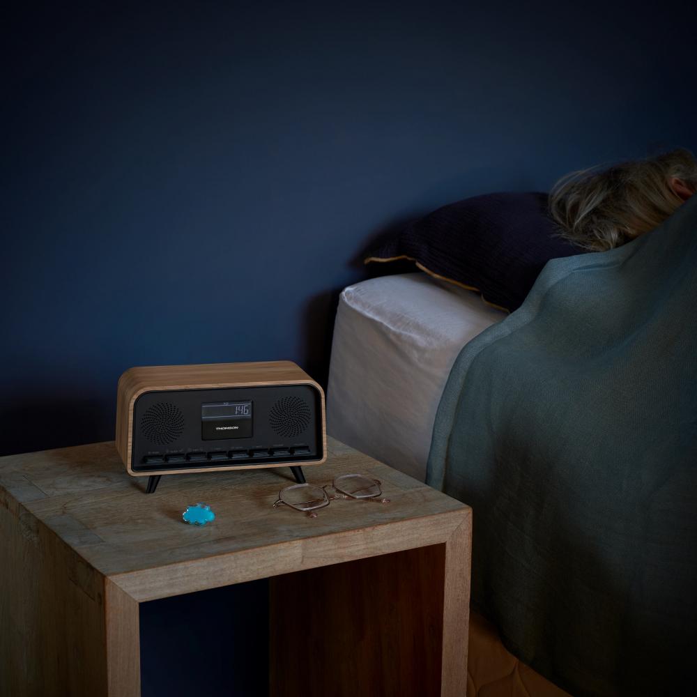 Thomson Bluetooth Radiowecker RT850BT Retro-Eleganz schwarz Holz TH388916