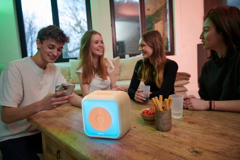 Bigben Bluetooth portabler Lautsprecher Party Karaoke Disco Licht 2 Mikrofone peach AU389159