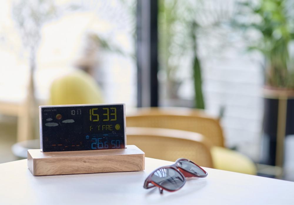 Thomson Wetterstation CT610 mit Radio Holz braun, schwarz TH389302
