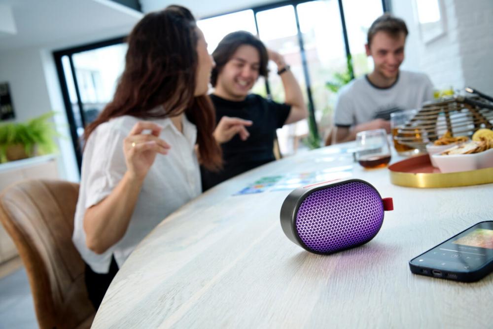 Bigben Bluetooth portabler Lautsprecher Party Fly Disco Licht AU389418
