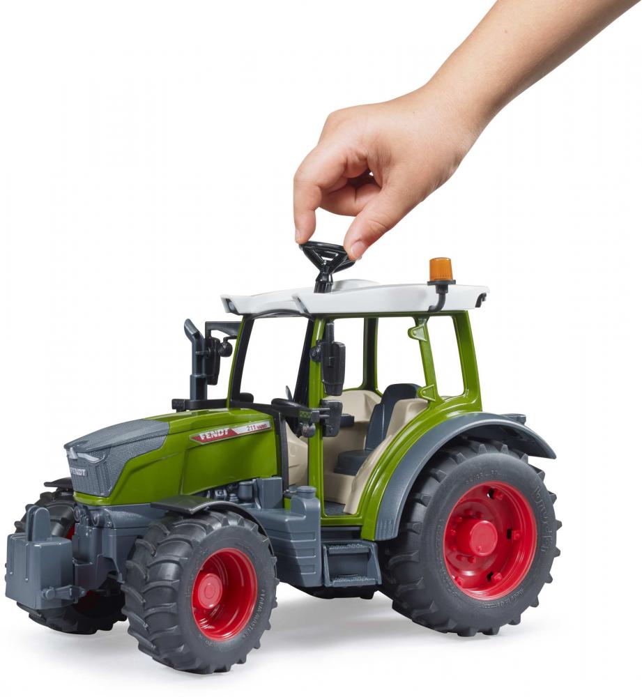 Bruder Spielfahrzeug Landwirtschaft Traktor Fendt Vario 211 02180