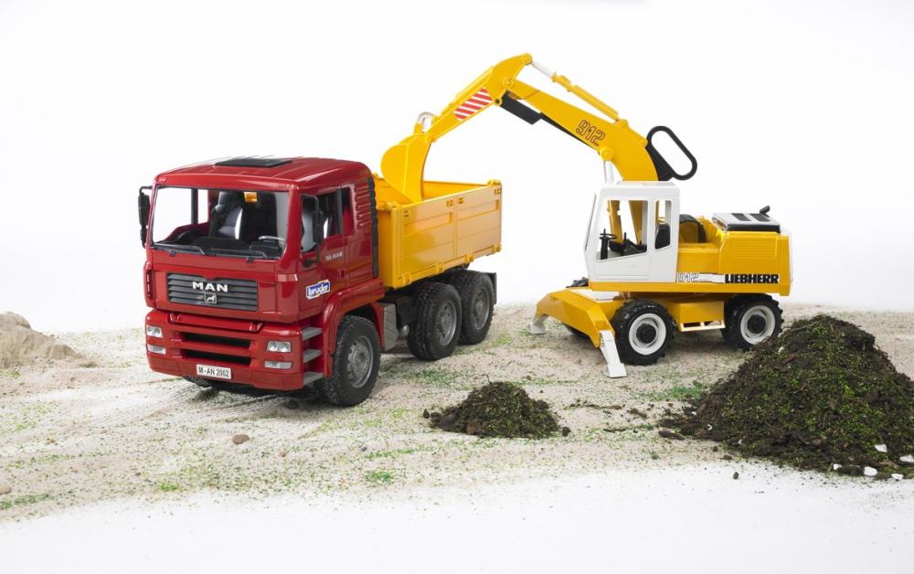 Bruder Spielfahrzeug Baustelle Kipper MAN TGA Kipp-LKW + Liebherr Schaufelbagger 02751