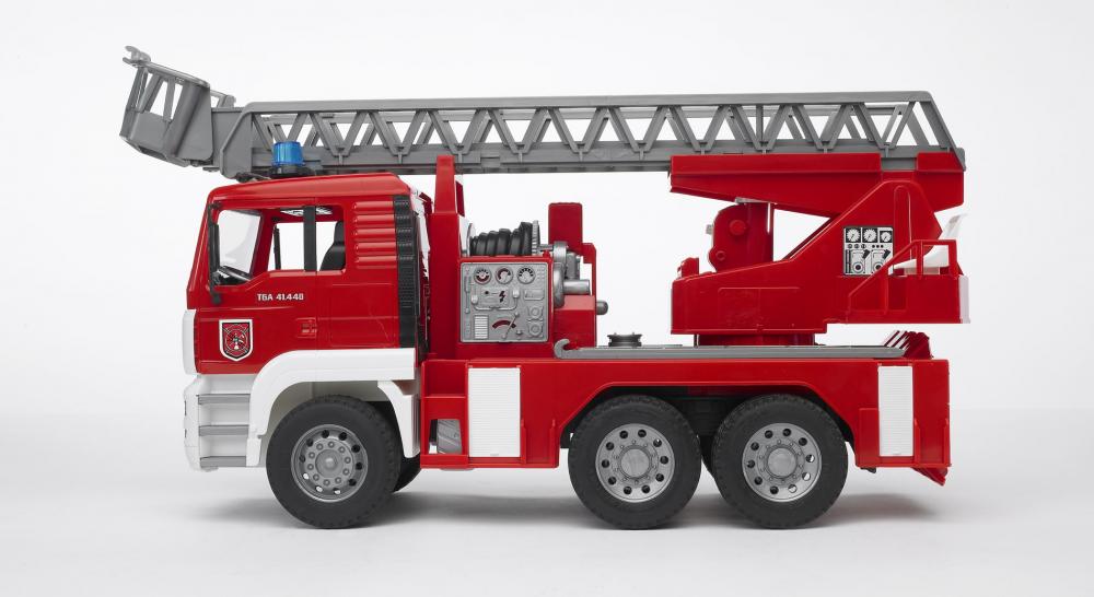 Bruder Spielfahrzeug Feuerwehr MAN TGA Feuerwehr Drehleiter Wasserpumpe und L+S Modul 02771