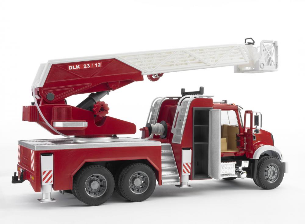 Bruder Spielfahrzeug Feuerwehr MACK Granite Feuerwehr mit Drehleiter, Wasserpritze, L+S Modul 02821