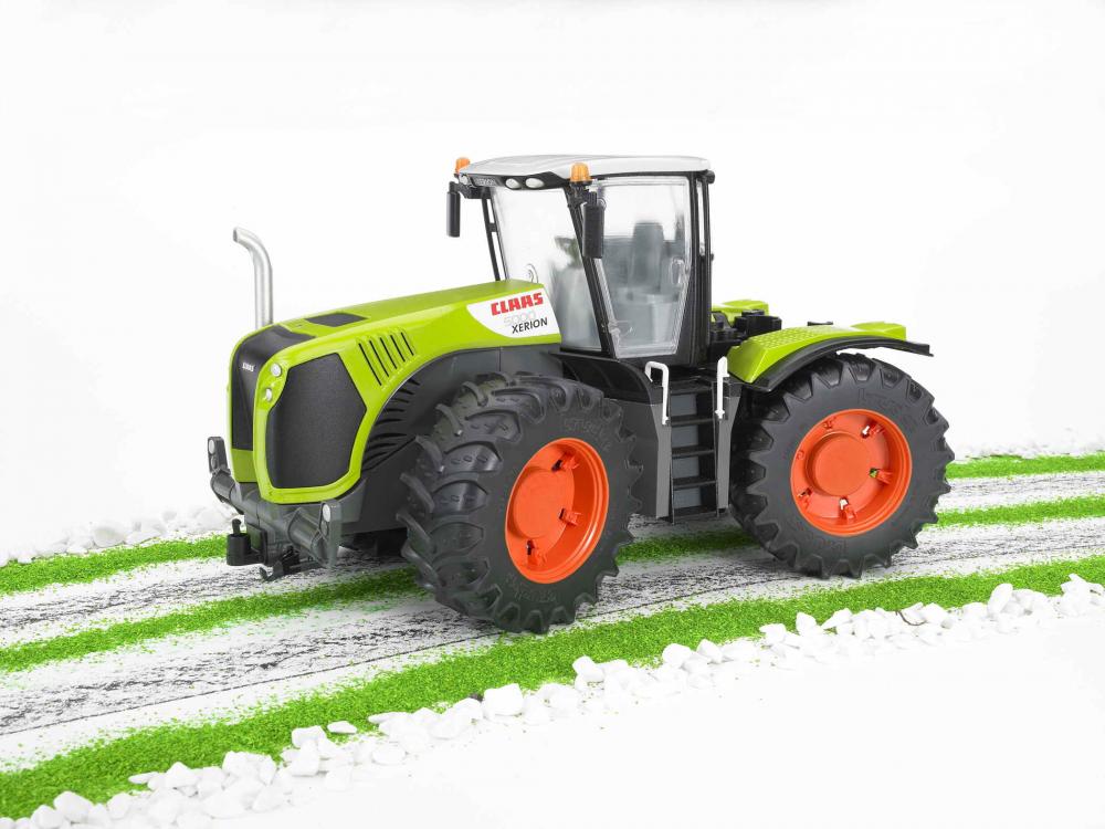 Bruder Spielfahrzeug Landwirtschaft Traktor Claas Xerion 5000 03015