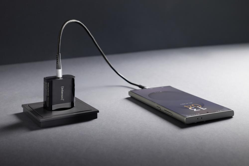 Intenso Ladegerät Power Adapter 20 Watt W20C 1x USB-C für 1 Gerät schwarz