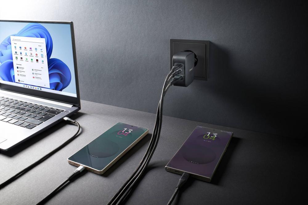 Intenso Ladegerät Power Adapter W100ACC GaN + C520C Kabel 2x USB-C 1x USB-A für 3 Gerät schwarz