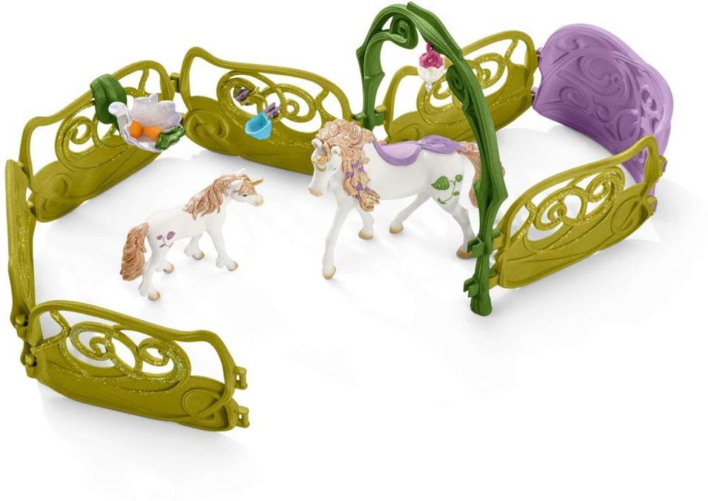Schleich BAYALA® Glitzerndes Blütenhaus mit Einhörnern, See und Stall Set 71 Teile 42445