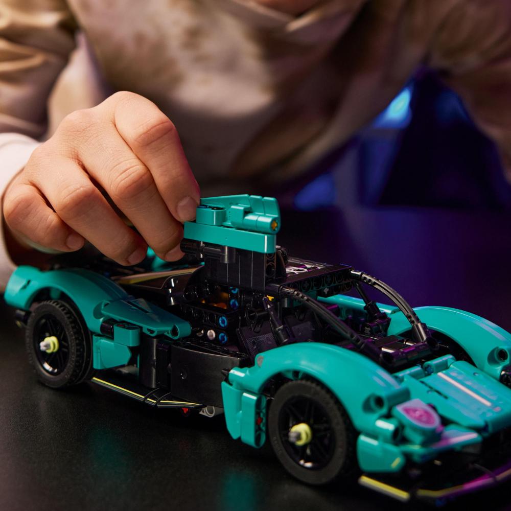 LEGO® Technic Aston Martin Valkyrie 707 Teile 42208