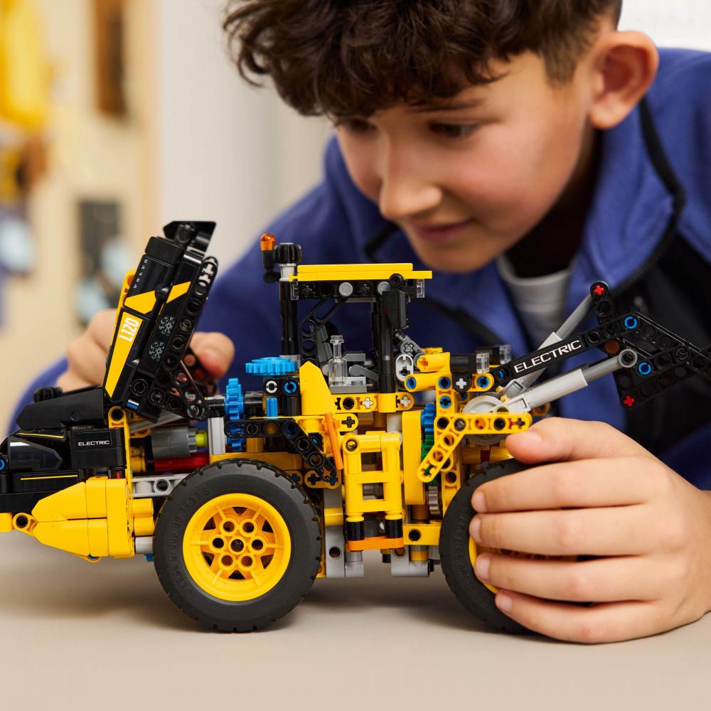 LEGO® Technic Volvo L120 Electric Radlader 973 Teile 42209