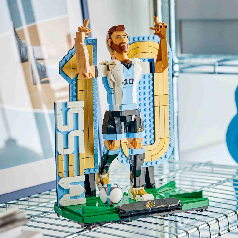 LEGO® Editions Football Lionel Messi - Fußballlegende 958 Teile 43015