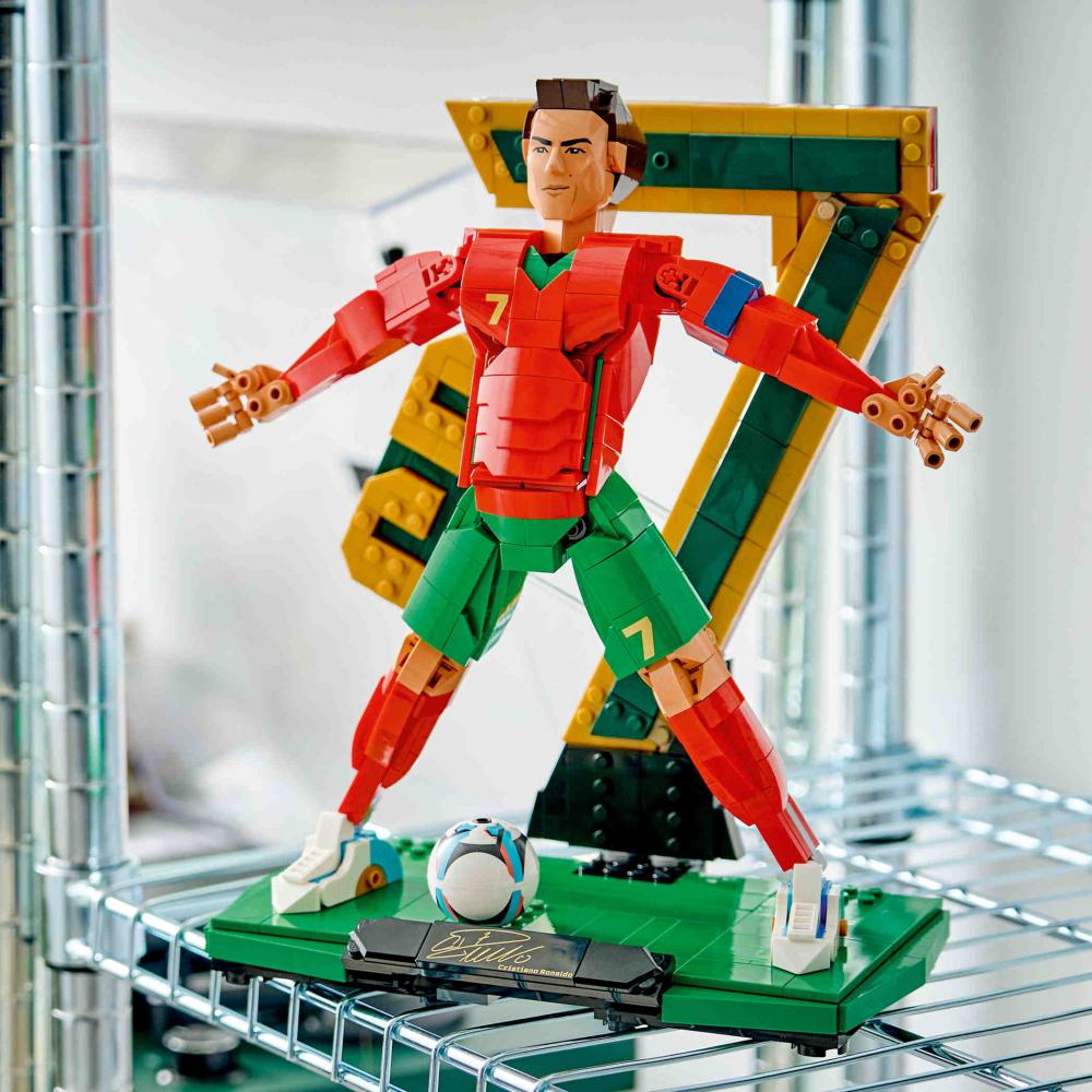 LEGO® Editions Football Cristiano Ronaldo - Fußballlegende 854 Teile 43016