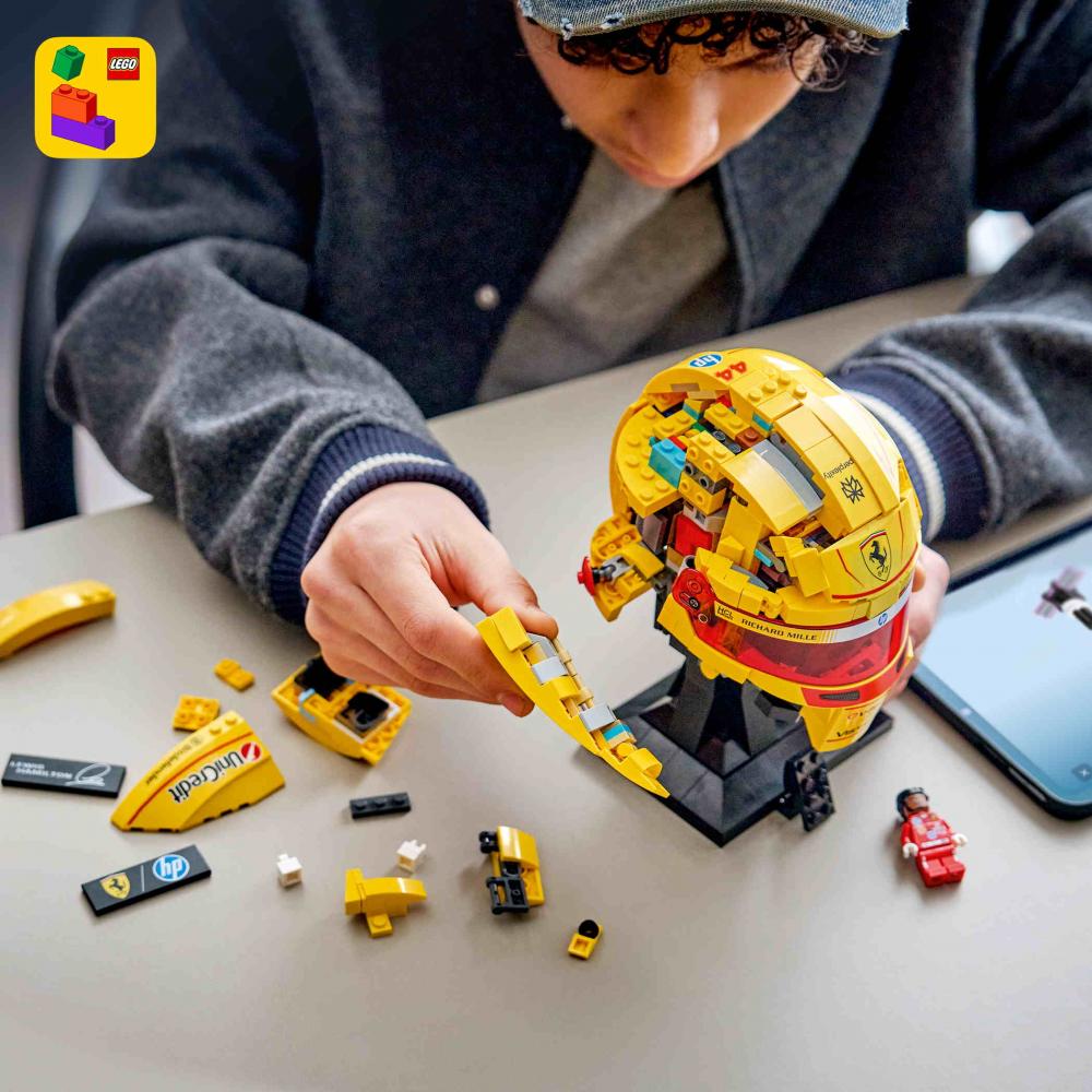 LEGO® Editions Formula 1 Scuderia Ferrari HP Lewis Hamilton Helm 884 Teile 43022
