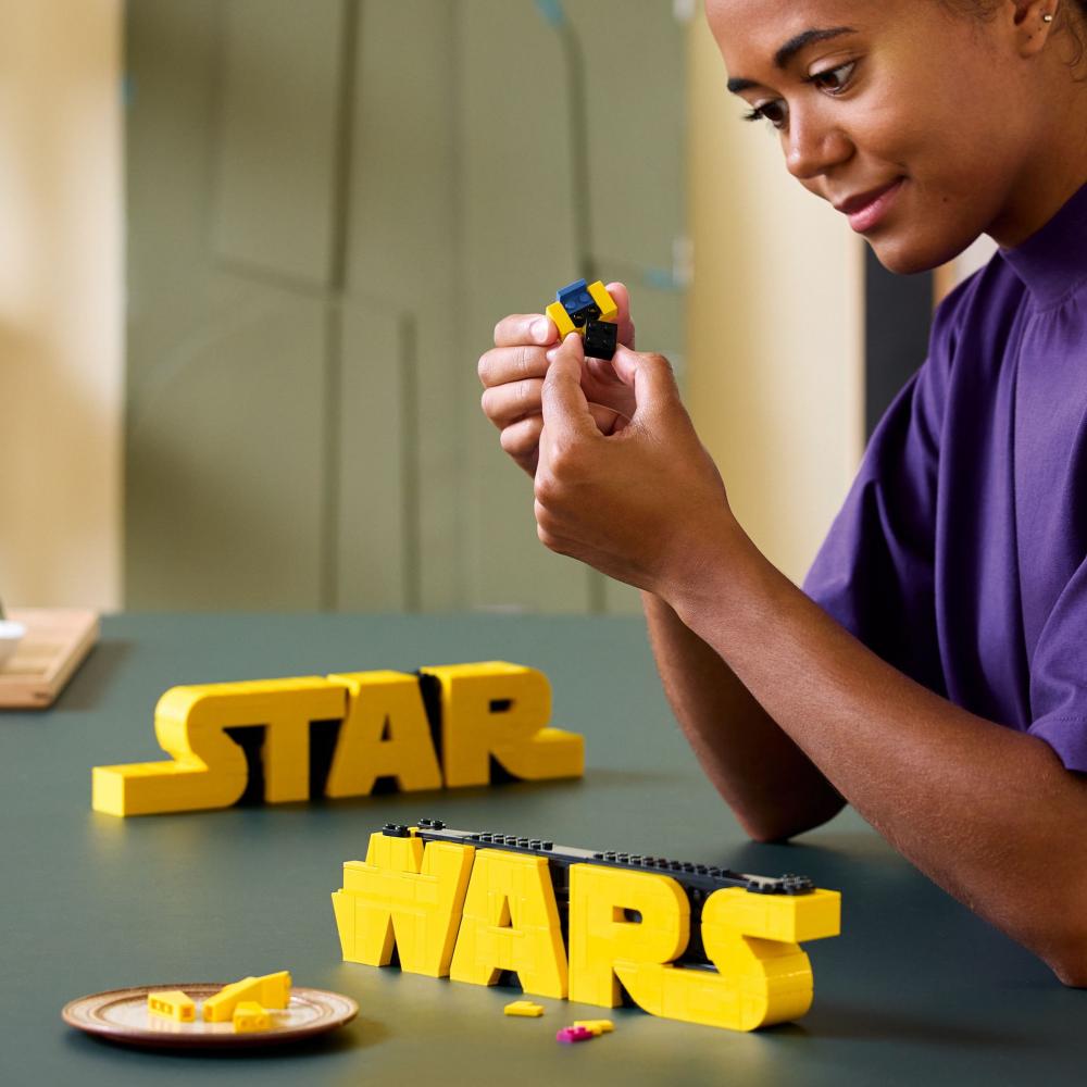 LEGO® Star Wars™ Star Wars™ Logo aus LEGO Steinen 700 Teile 75407