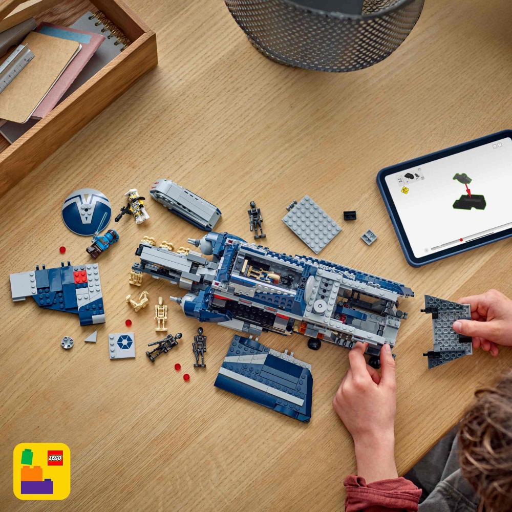 LEGO® Star Wars™ MTT™ der Separatisten in der Schlacht Felucia 976 Teile 75435