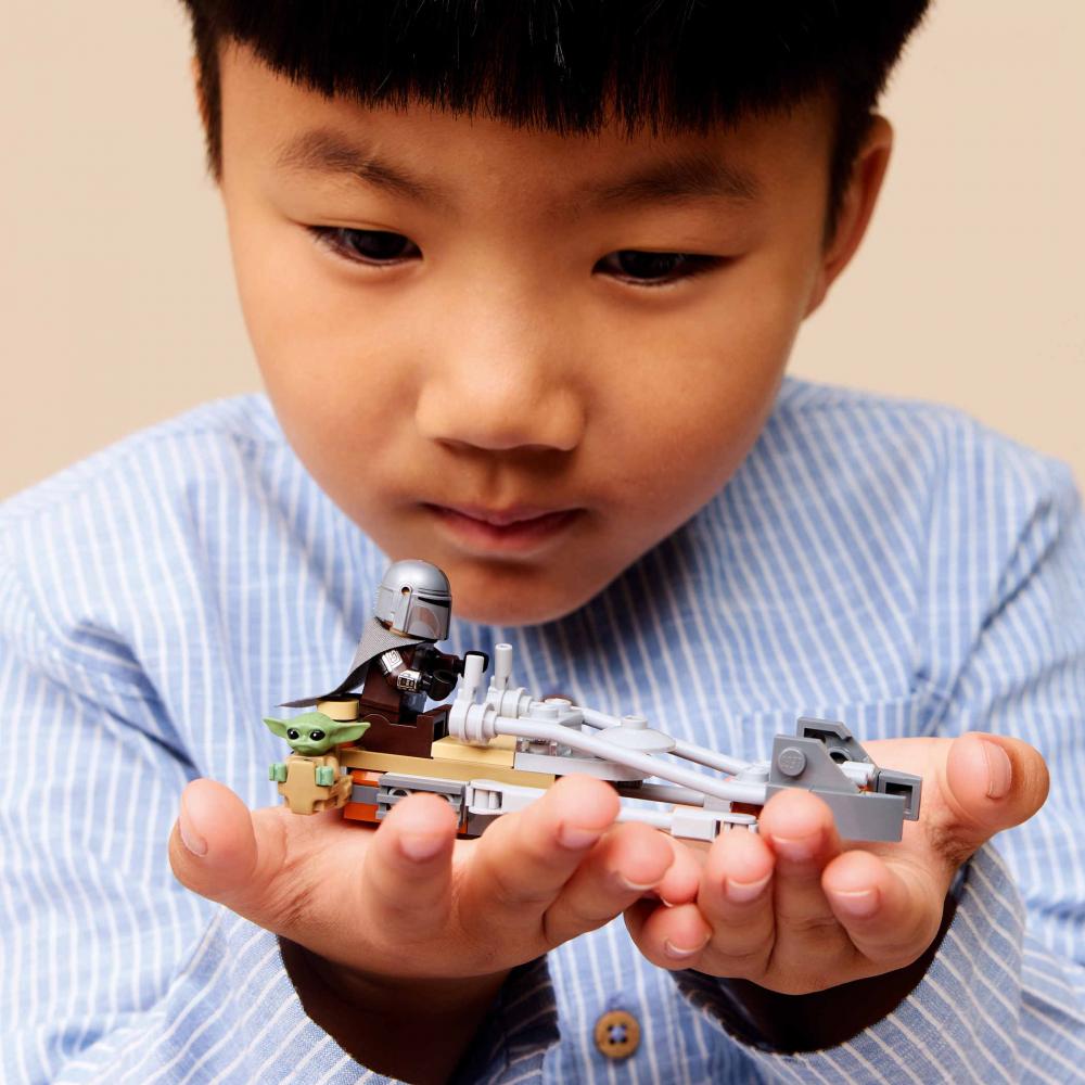 LEGO® Star Wars™ Der Mandalorianer und Grogu auf ihrem Speeder Bike™ 58 Teile 75436