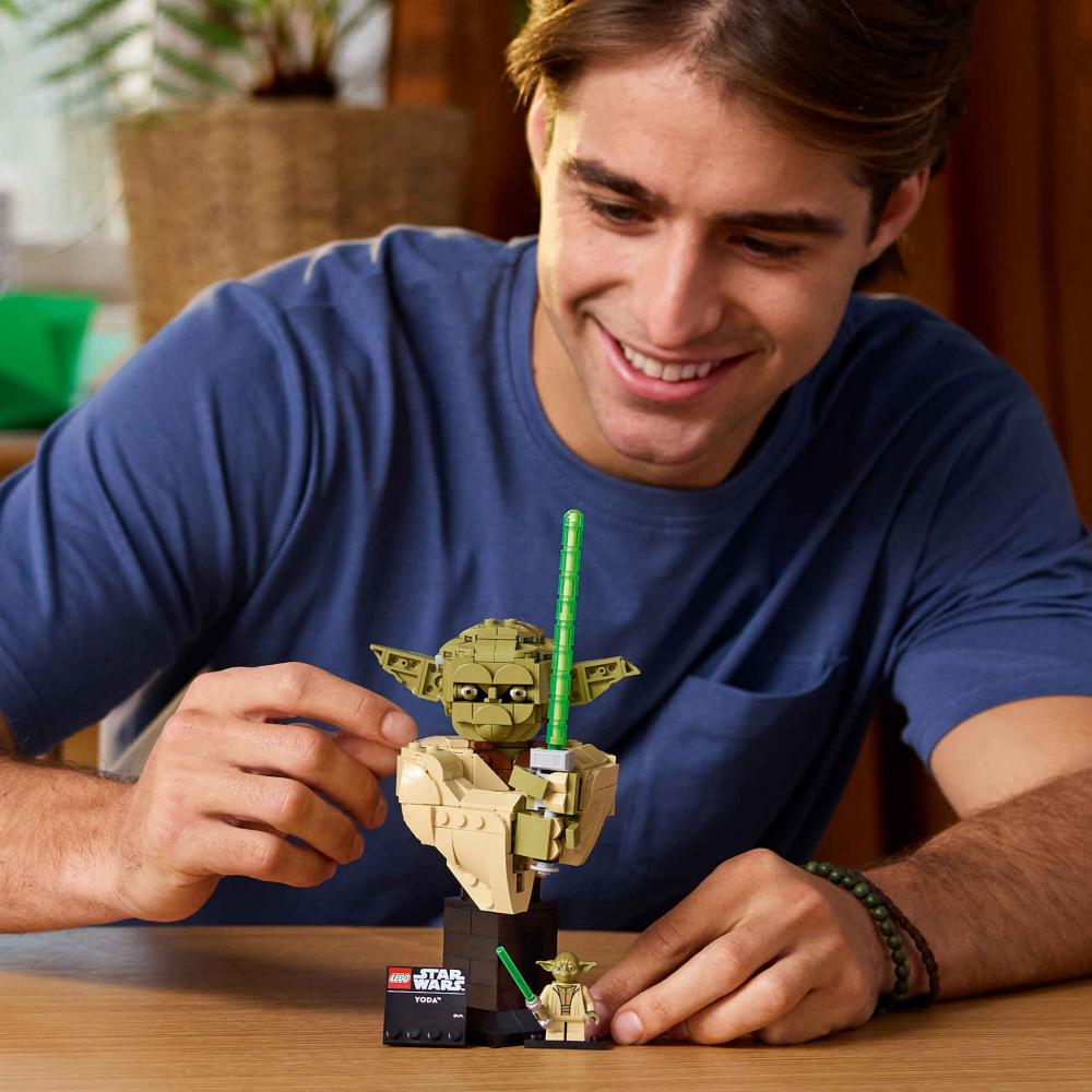 LEGO® Star Wars™ Yoda™ Büste 399 Teile 75438