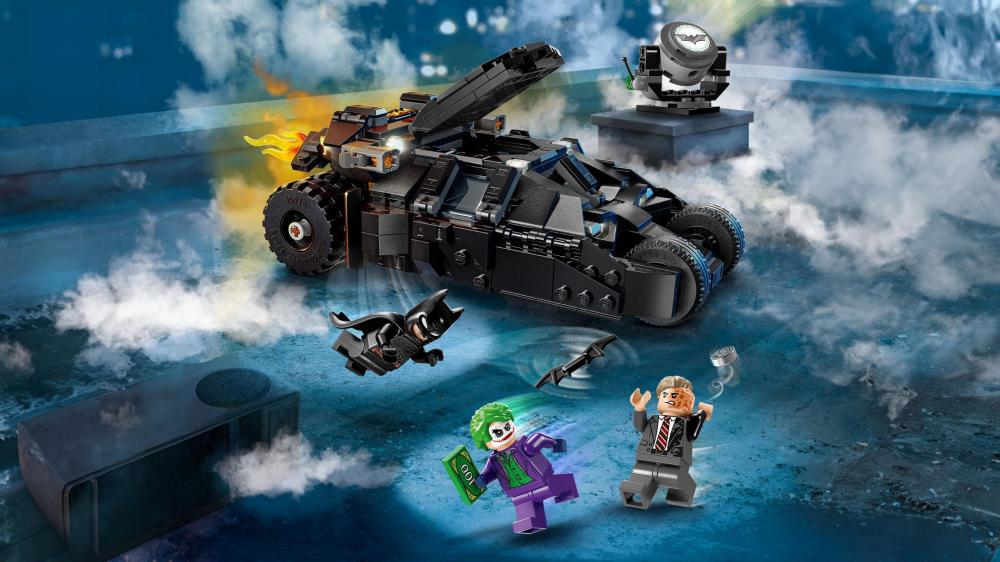 LEGO® DC Universe Super Heroes™ Batman™ Tumbler vs. Two-Face™ & The Joker™ 429 Teile 76303