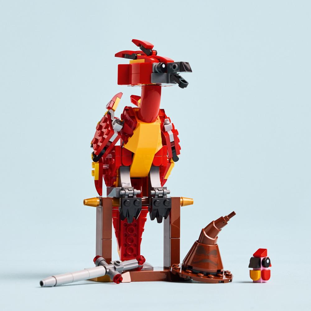 LEGO® Harry Potter™ Fawkes™: Dumbledores Phönix 299 Teile 76448