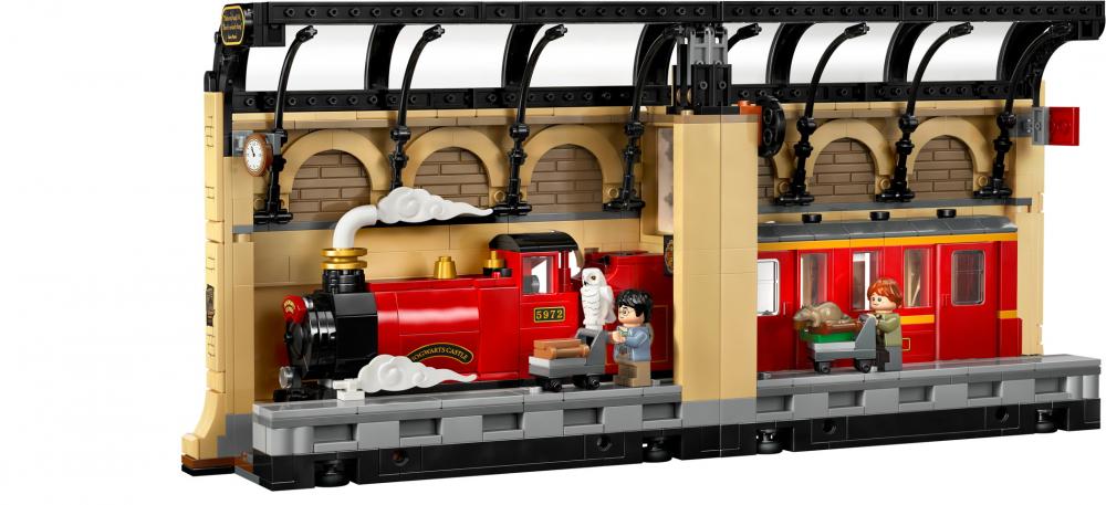 LEGO® Harry Potter™ Buchstütze: Hogwarts™ Express 832 Teile 76450