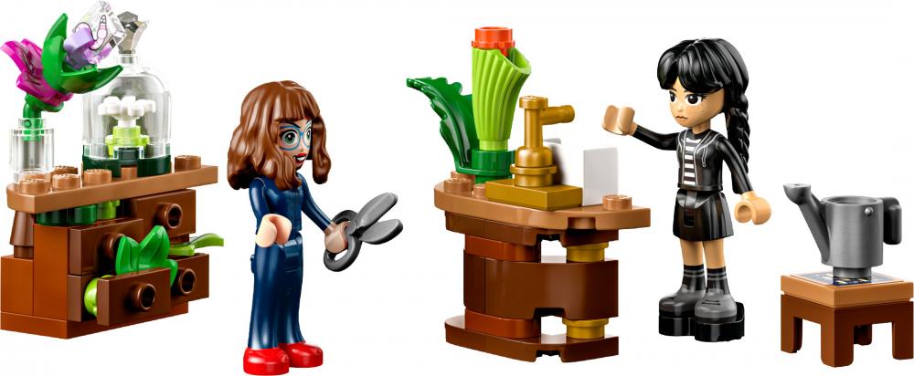 LEGO® Wednesday Schwarze Dahlie 358 Teile 76784