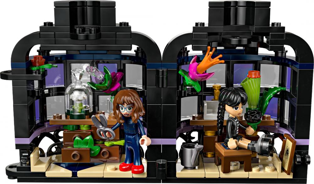 LEGO® Wednesday Schwarze Dahlie 358 Teile 76784