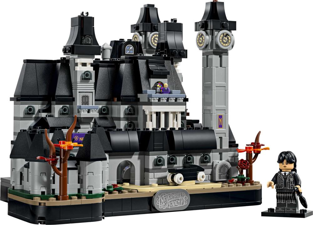 LEGO® Wednesday Nevermore Academy 890 Teile 76788