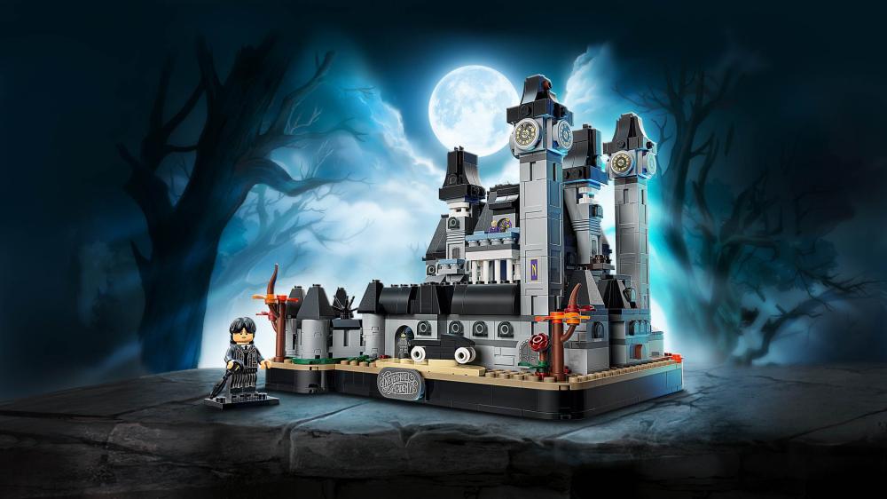 LEGO® Wednesday Nevermore Academy 890 Teile 76788