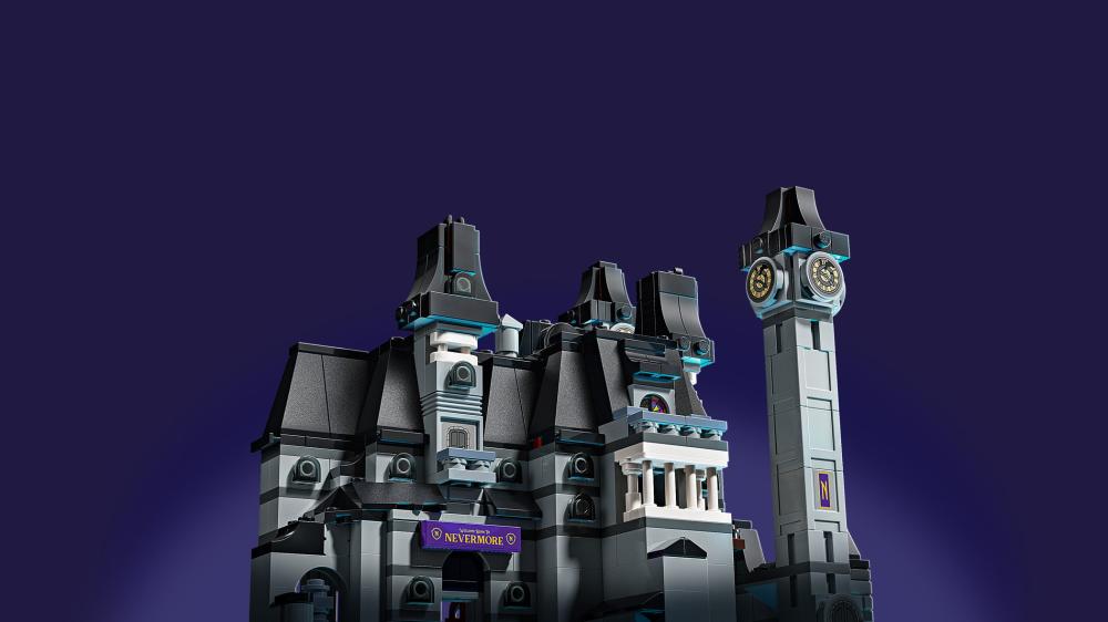 LEGO® Wednesday Nevermore Academy 890 Teile 76788